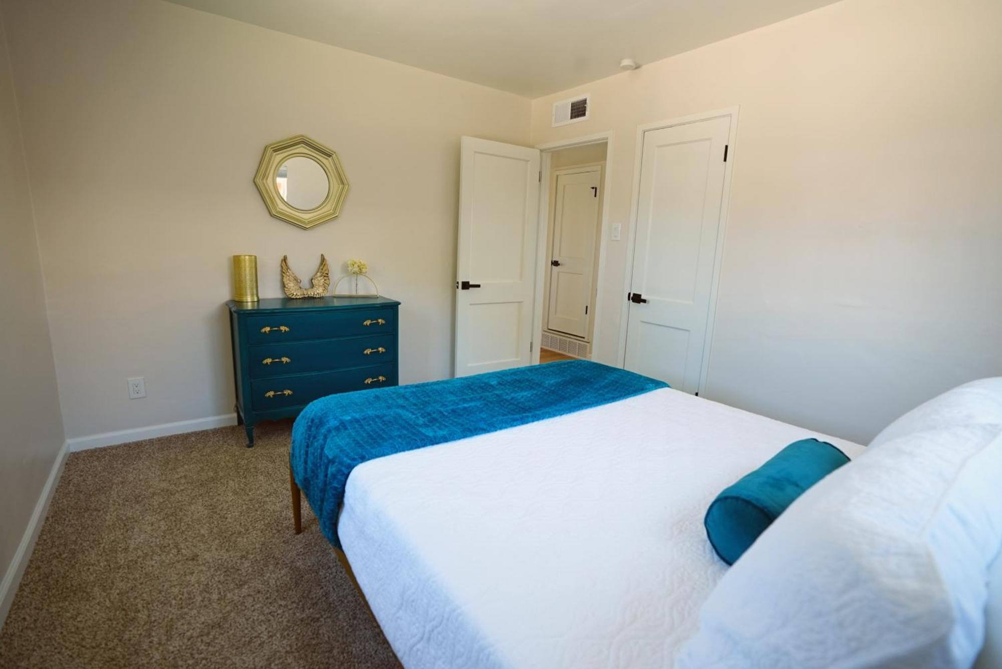 Centrally Located! Remodeled! Huge Backyard! The White House אלבוקרקי מראה חיצוני תמונה