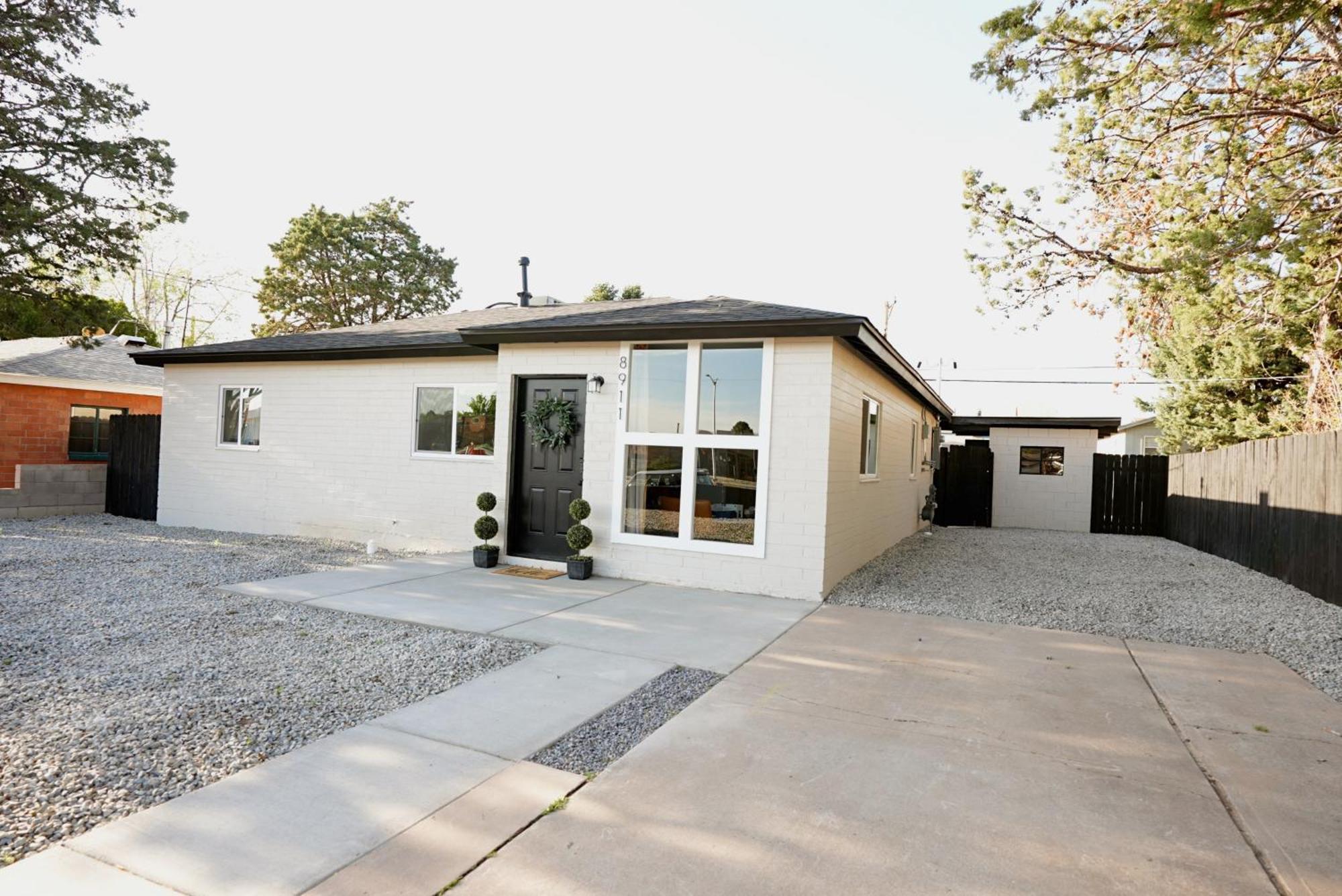 Centrally Located! Remodeled! Huge Backyard! The White House אלבוקרקי מראה חיצוני תמונה