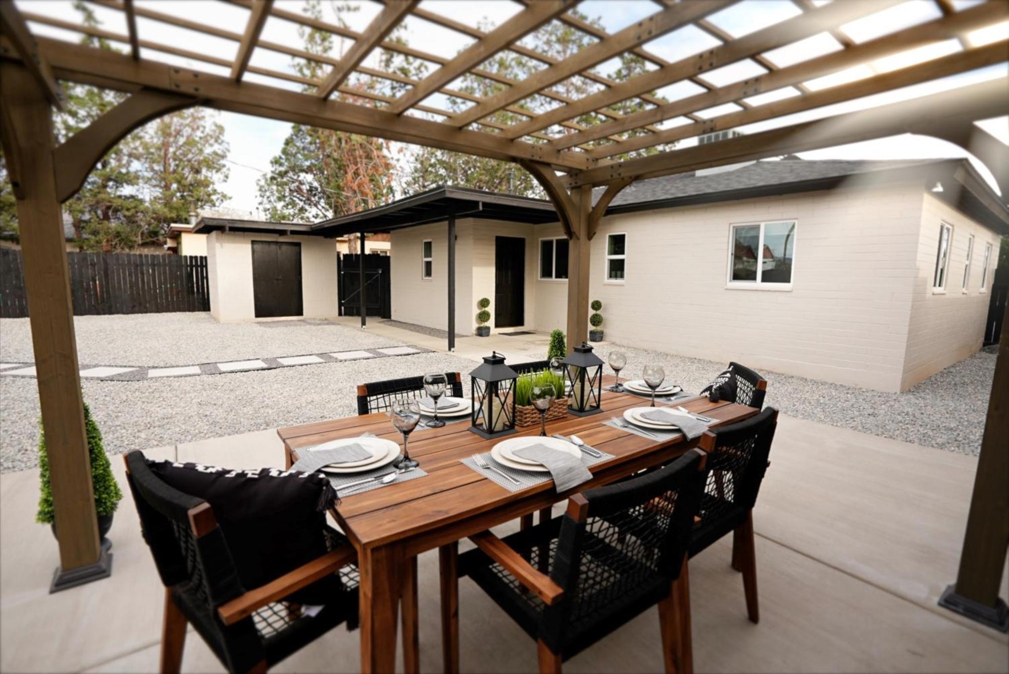 Centrally Located! Remodeled! Huge Backyard! The White House אלבוקרקי מראה חיצוני תמונה