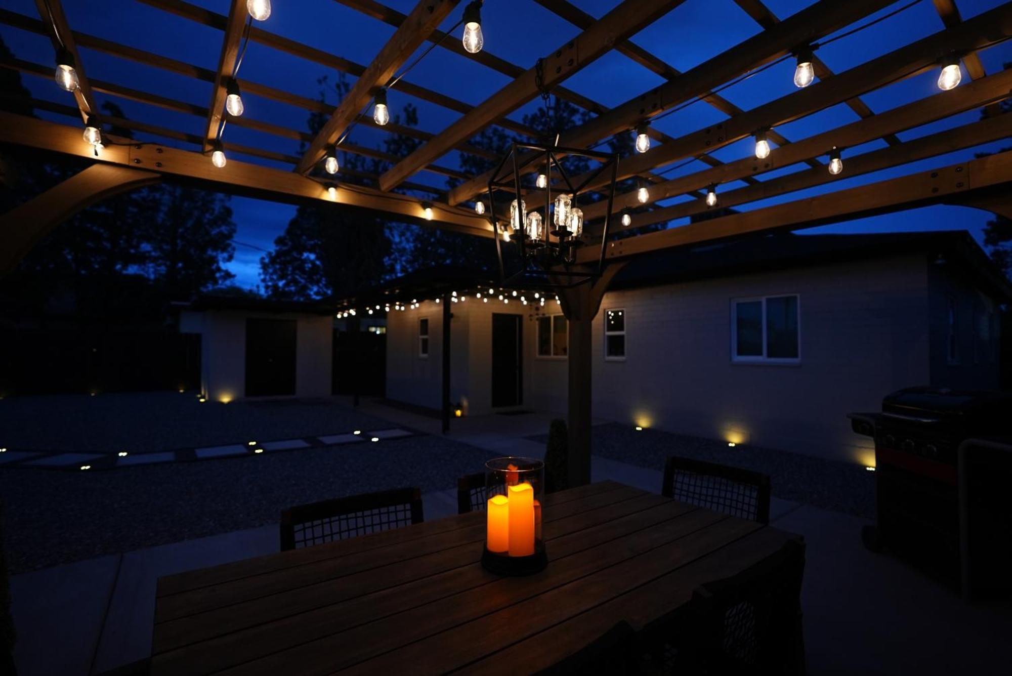 Centrally Located! Remodeled! Huge Backyard! The White House אלבוקרקי מראה חיצוני תמונה